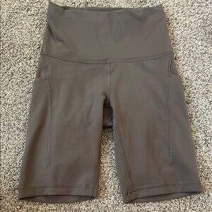 Lululemon Wunder train high rise short with pockets 8”